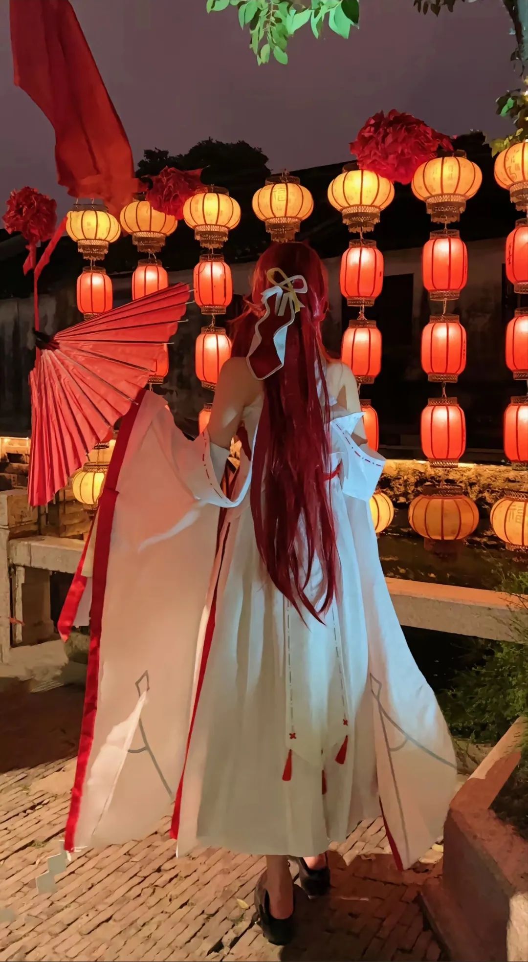 落尽红樱君不见，轻绘梨花泪沾衣#绘梨衣#龙族#cos#绘梨衣cos#甜妹