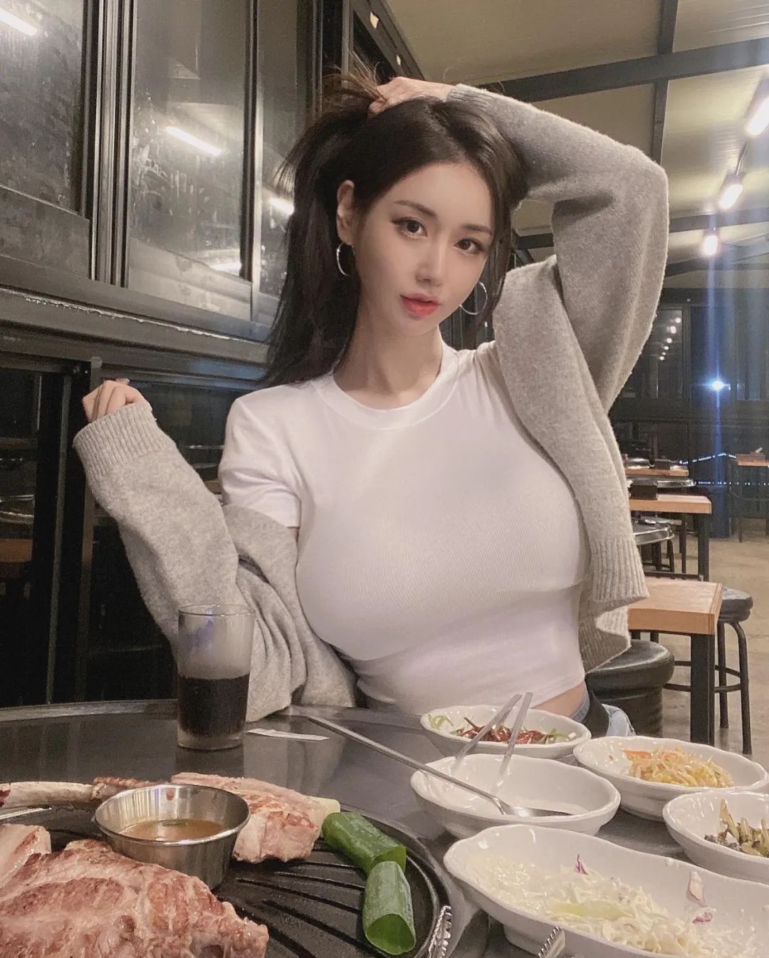 炸裂身材，完美曲线！南韩这妹子太夸张了