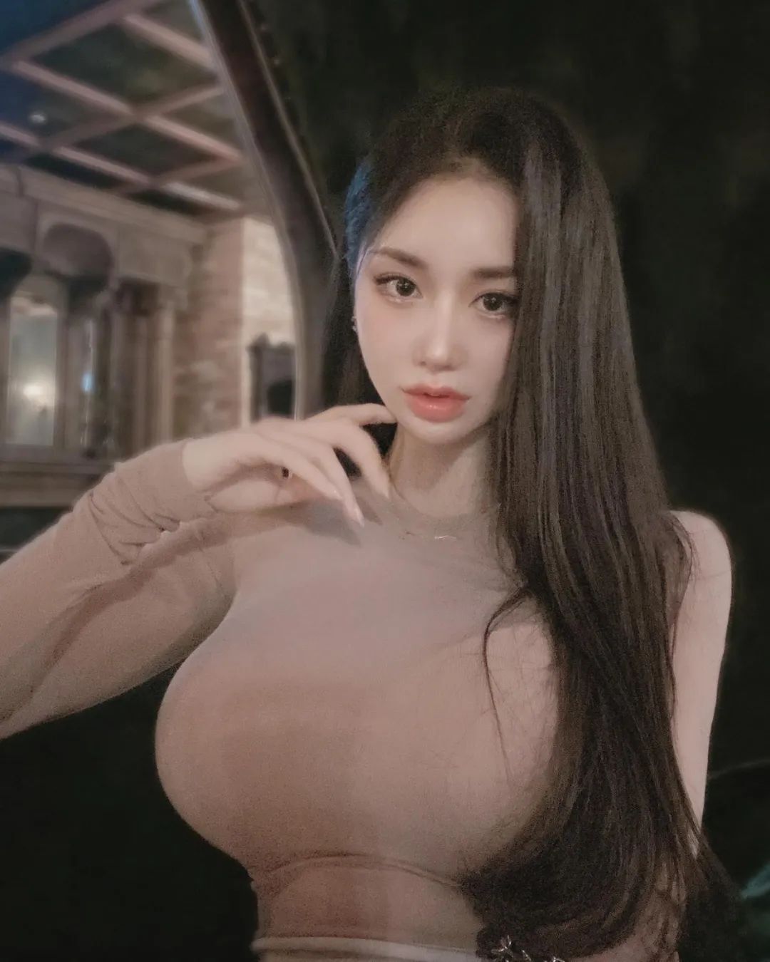 炸裂身材，完美曲线！南韩这妹子太夸张了