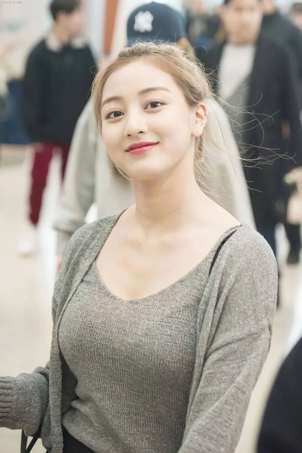 韩国女团长！纯天然完美身材，谁能不迷糊啊？