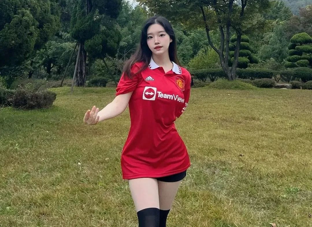 极品微胖网红韩妹！魔鬼般身材，太离谱了