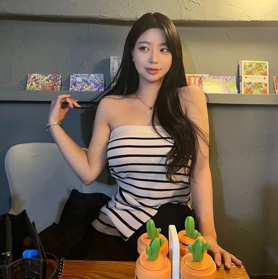 极品韩妹！圆润身材，谁能不迷糊？