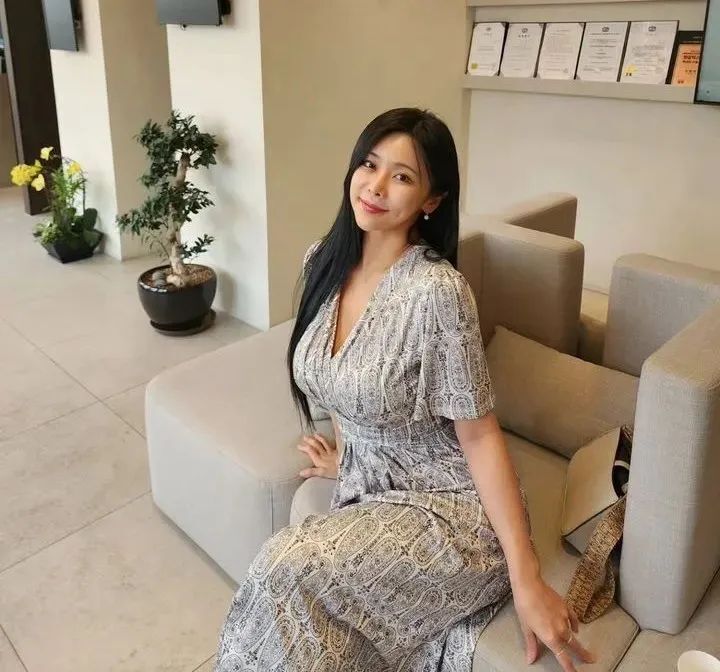 韩国顶级少妇！凹凸有致，欧美风身材，太润了