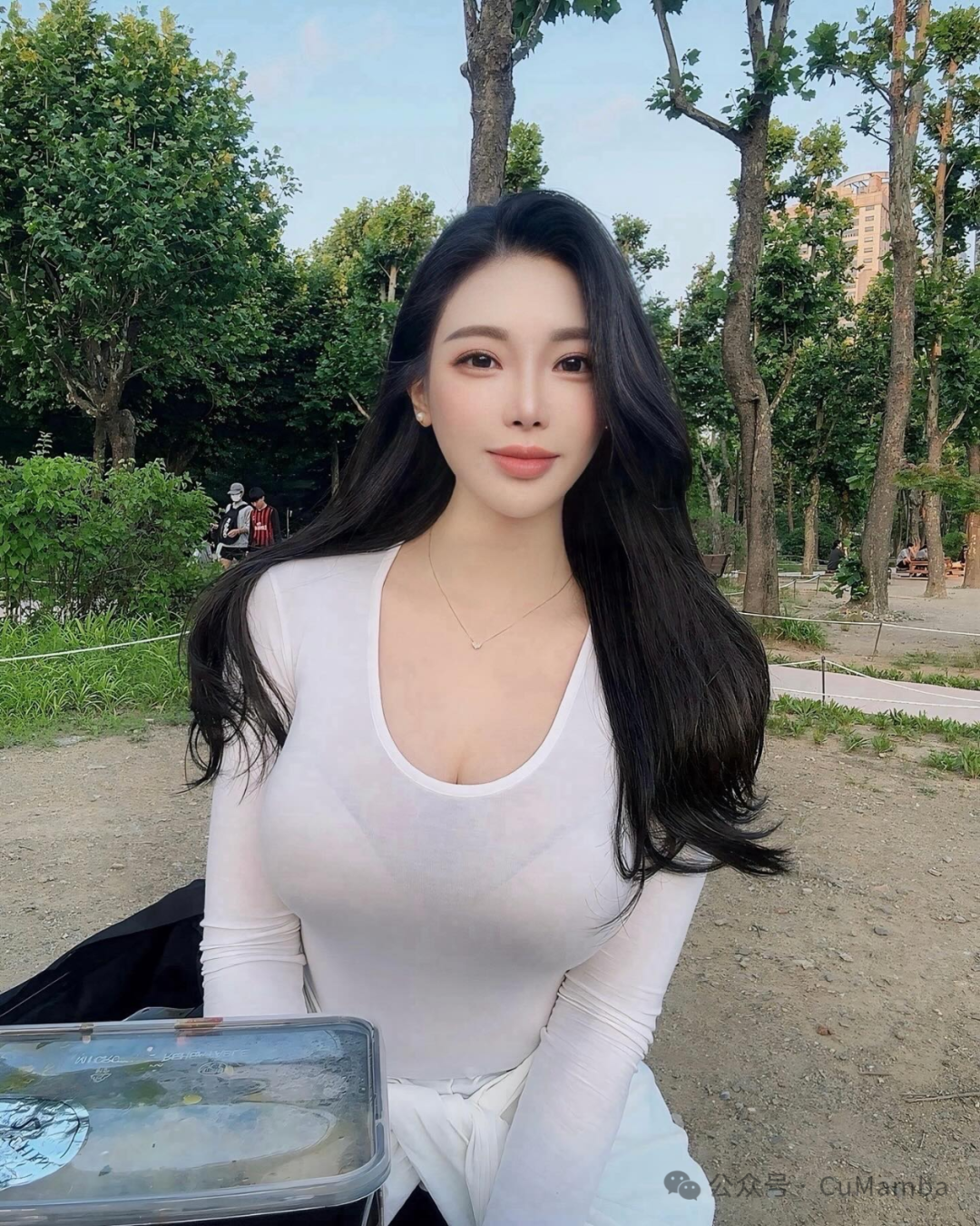 肤白貌美，气质出众，美啊美！