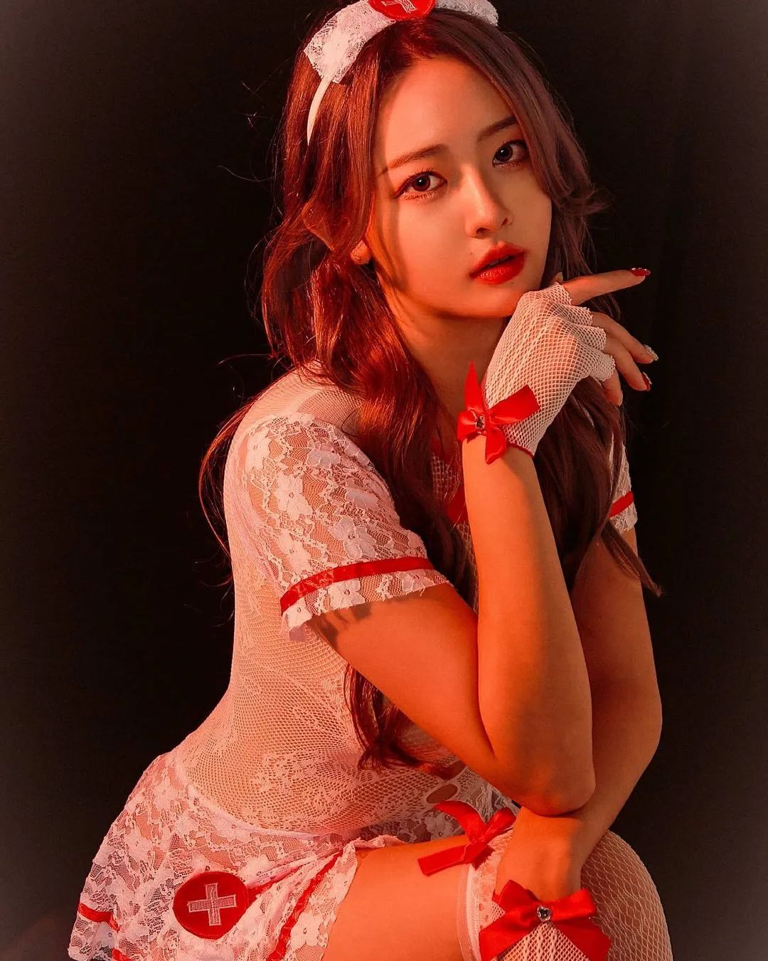 穿透视装的极品美女，令人欲罢不能！