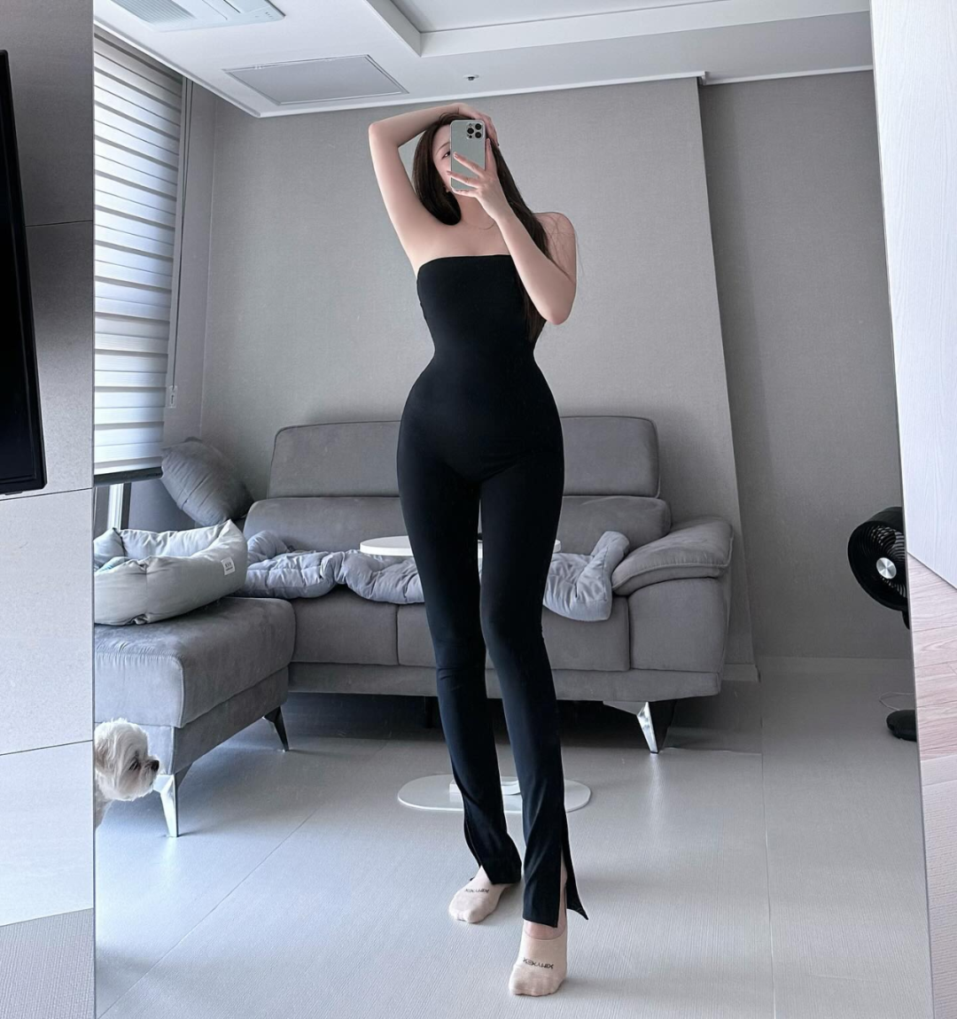 腿长1米8，穿透视装，这身材你顶不住的！