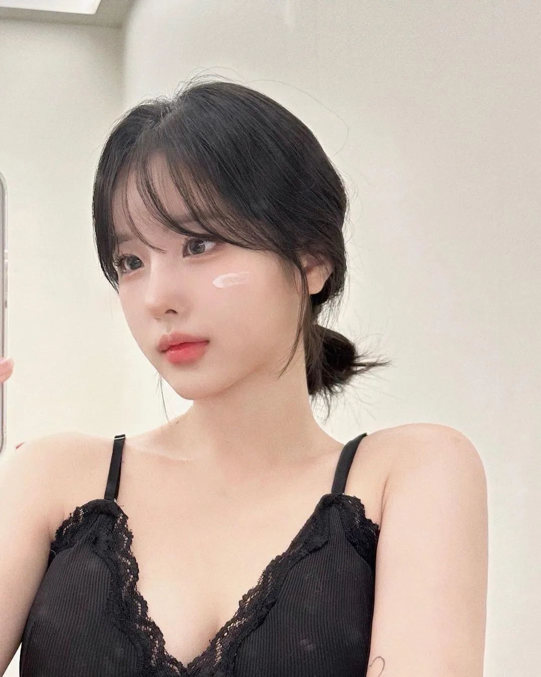 纯欲天花板！极品漫画身材，这韩妞你顶得住吗？