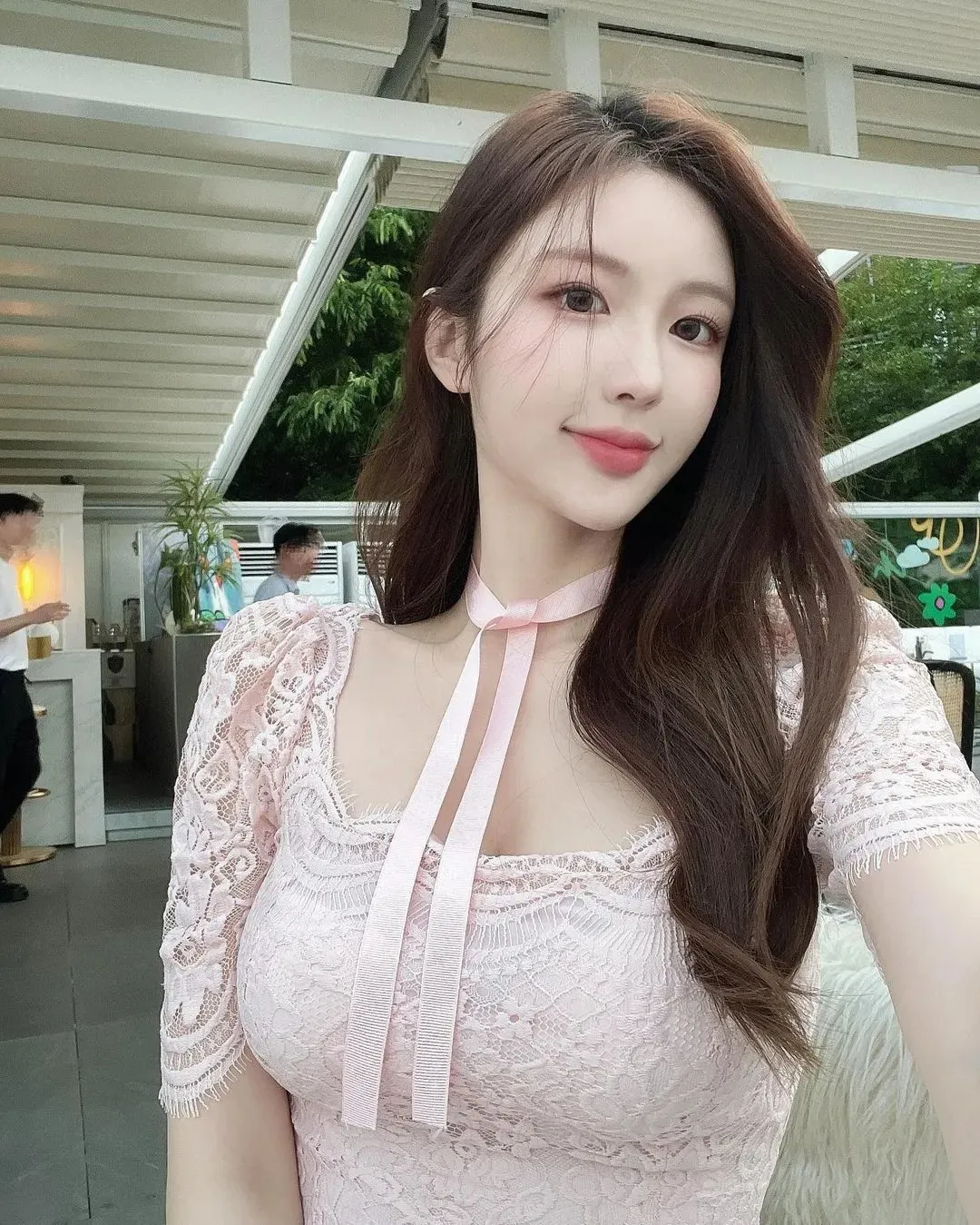 新晋顶级网红美女，大长腿、小蛮腰，够顶呀！