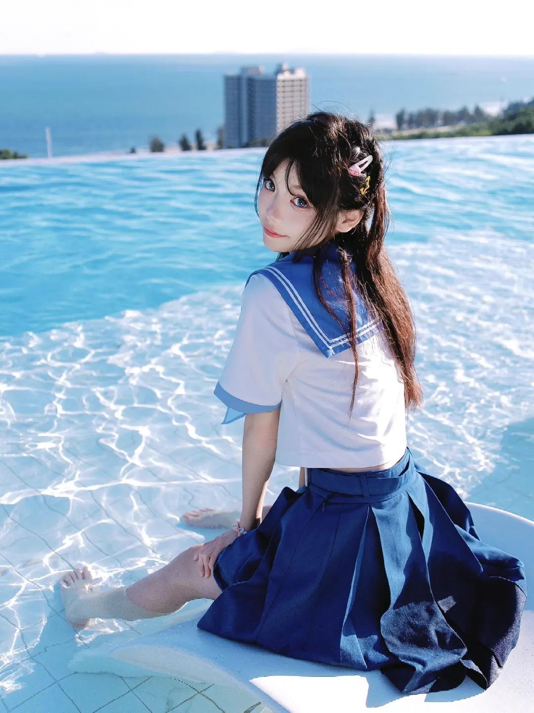 海边泳池JK美足写真