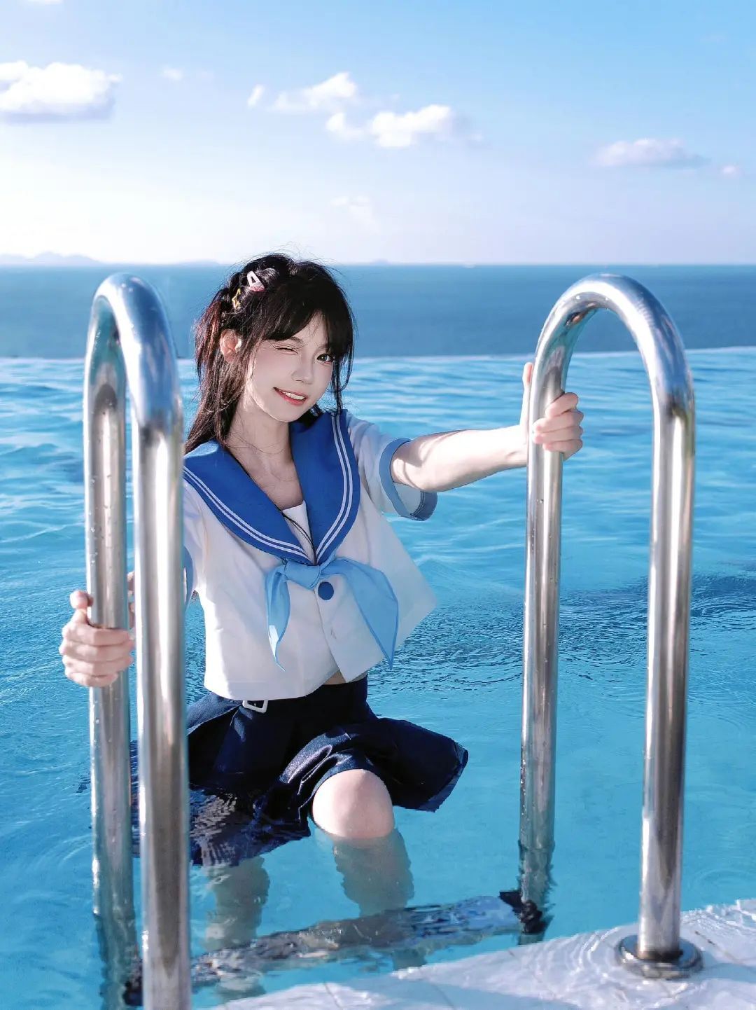 海边泳池JK美足写真