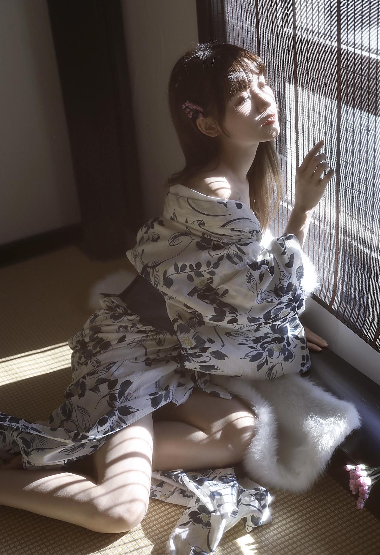 春天又回来啦-唯美女生