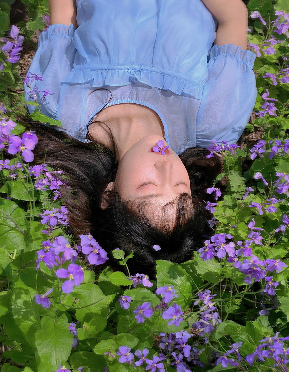 路边花丛-唯美女生