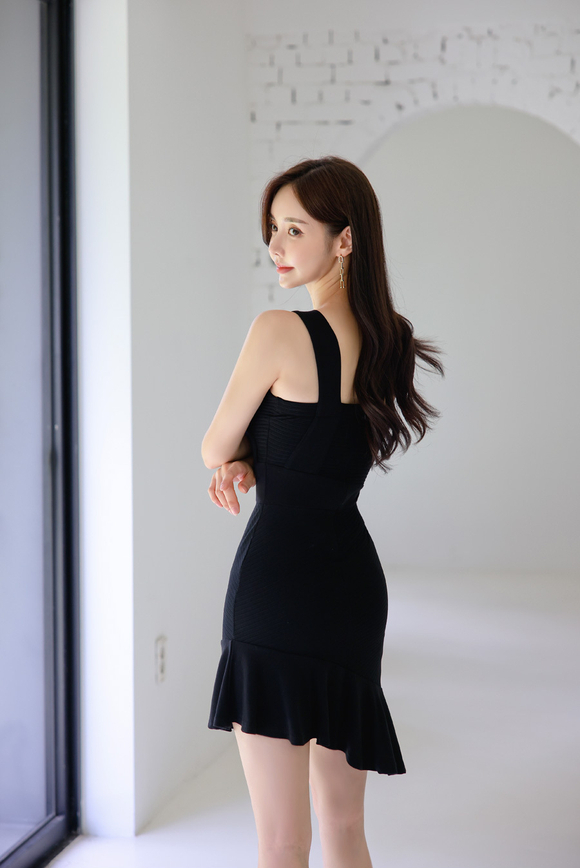 231218_RO更新(炫墨玫瑰流线型纤细婀娜衣裙)