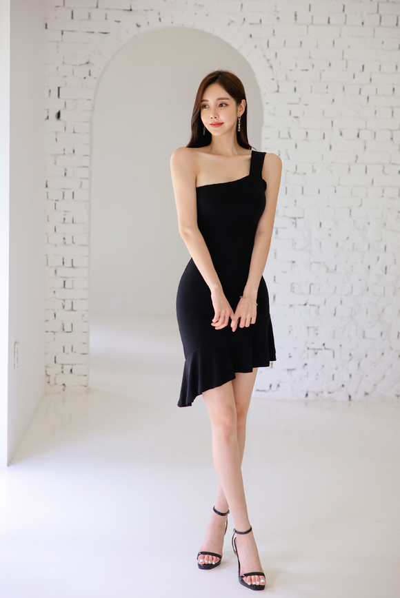 231218_RO更新(炫墨玫瑰流线型纤细婀娜衣裙)