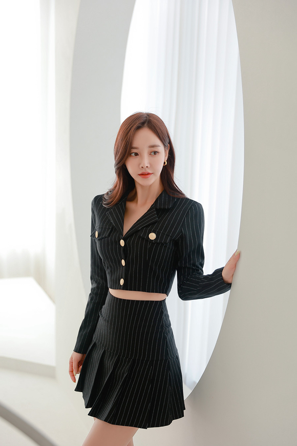 240423_RO更新(爱丁堡黑鸦金扣高腰西装套裙)