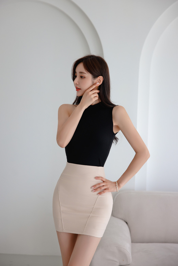 231210_RO更新(墨色谧静俊俏挂领无袖包臀裙)