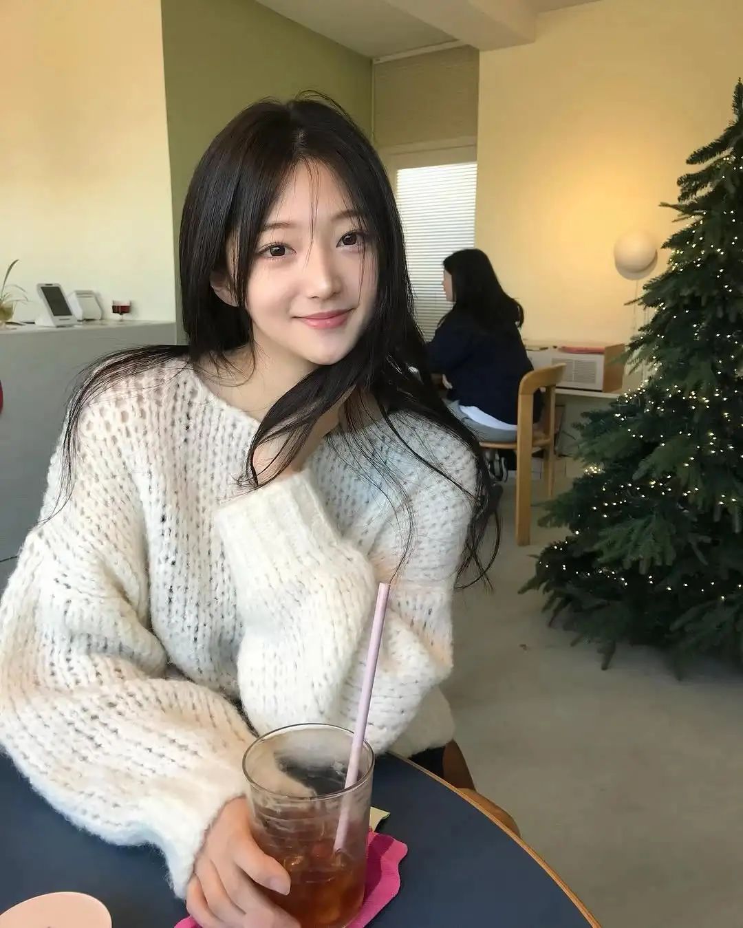 韩国ins博主：ha____y.e