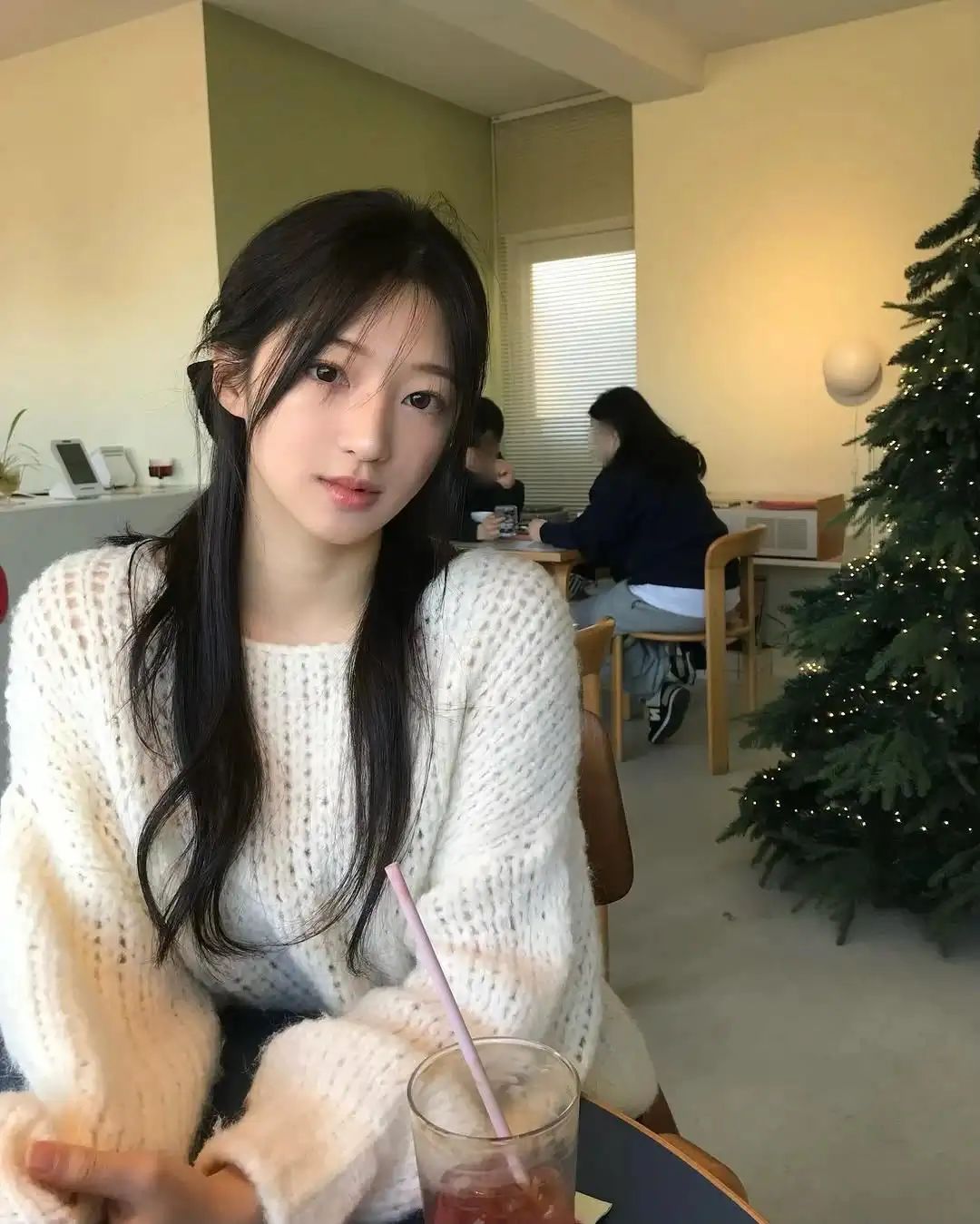 韩国ins博主：ha____y.e
