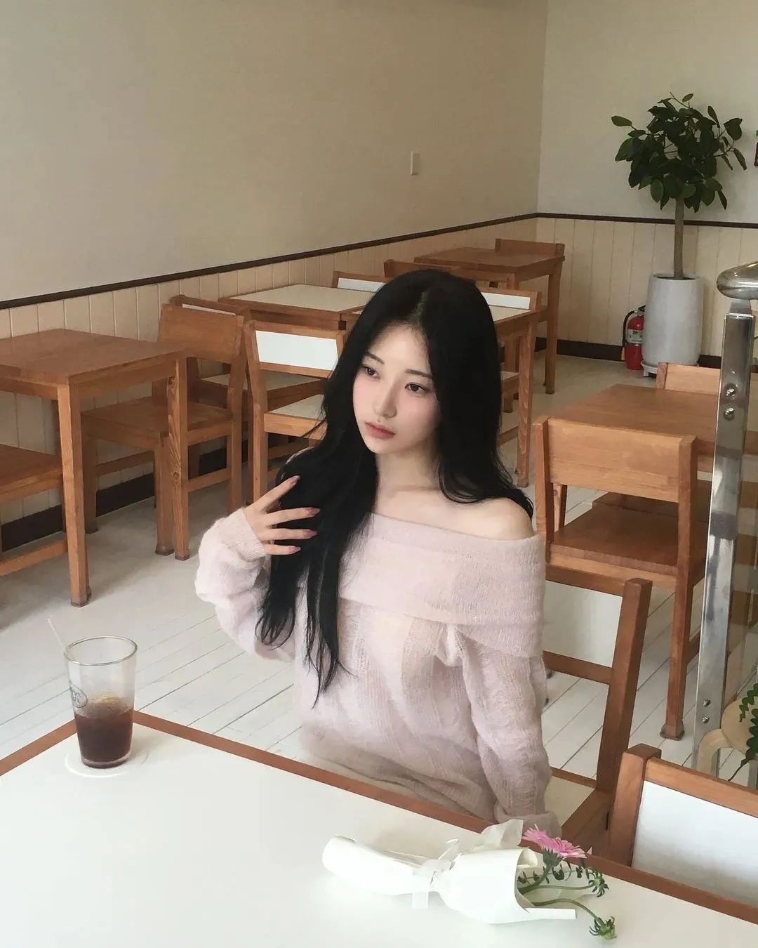 韩国ins博主：ji_.yaaa_